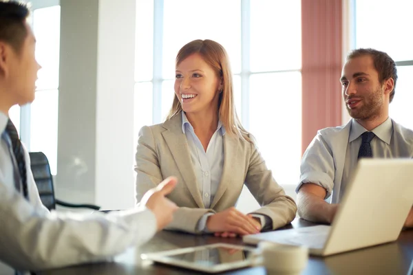 Business diskussion — Stockfoto