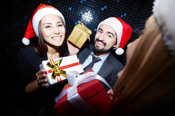 Friends with gifts — Stock Photo, Image
