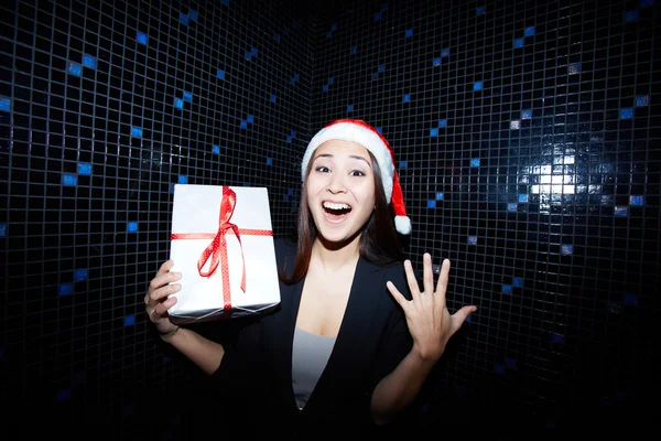 Woman with giftbox — Stock Photo, Image