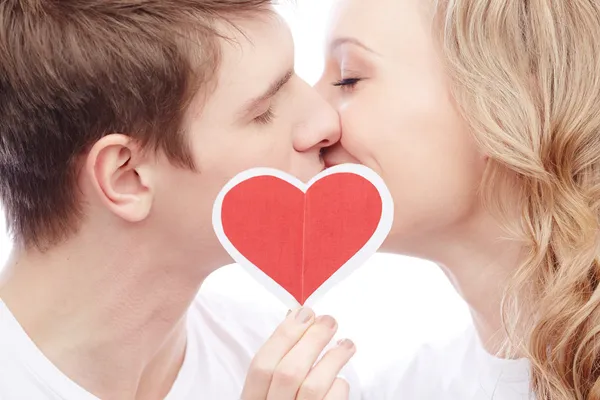 Amorosa pareja besándose — Foto de Stock