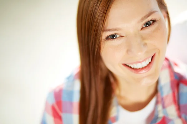 Smiley-Mädchen — Stockfoto