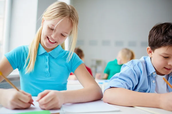 Schattig schoolkinderen op Les — Stockfoto