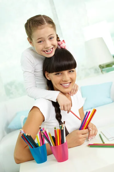 Chica con madre — Foto de Stock