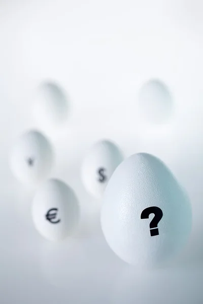 Egg with question — Stock Photo, Image