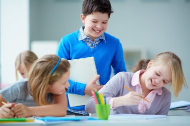 mutlu schoolkids