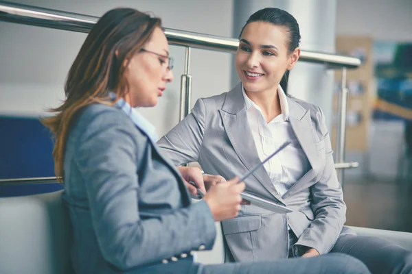 Selbstbewusste Geschäftsleute — Stockfoto