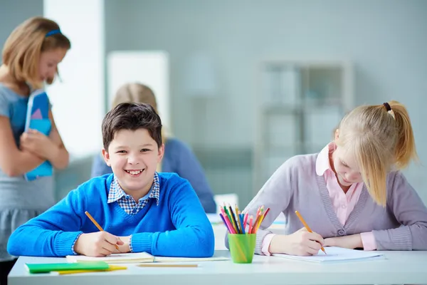 Gelukkig leerlingen — Stockfoto