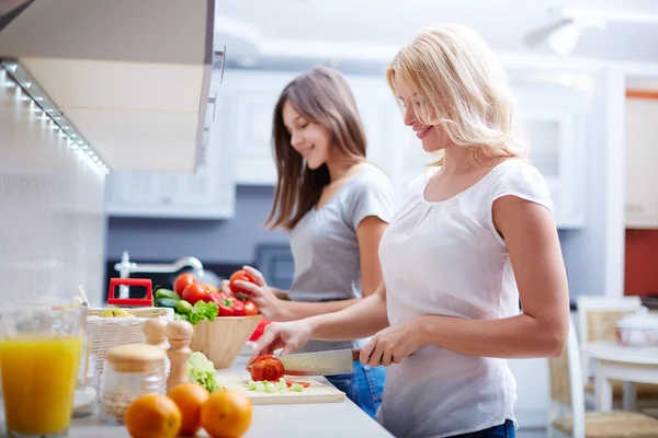 Cooking together — Stock Photo, Image