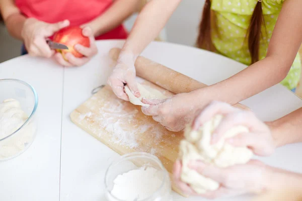 Maken van gebakje — Stockfoto