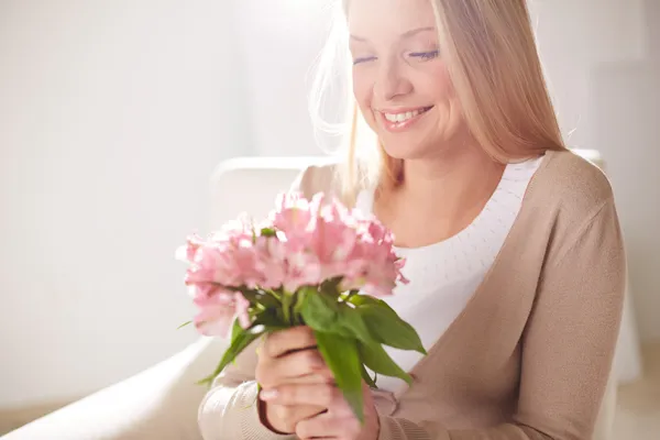 Girl with lilies — Stock Photo, Image