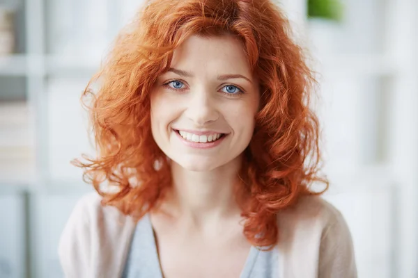 Chica pelirroja. — Foto de Stock