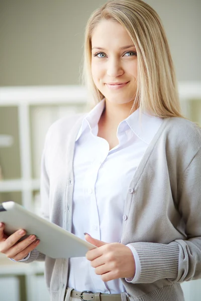 Blonde Sekretärin — Stockfoto