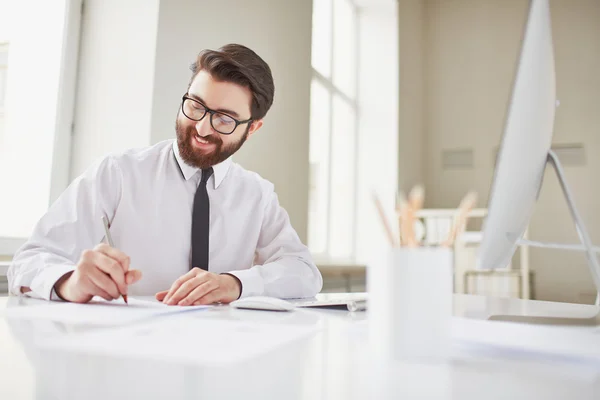 Affärsman i tjänst — Stockfoto