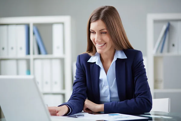 Businesswoman networking — Stock Photo, Image