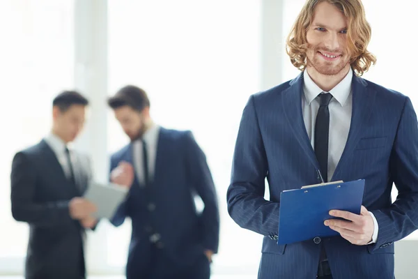 Businessman making notes — Stock Photo, Image