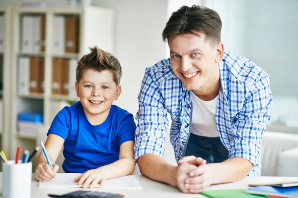 Father and son drawing — Stock Photo, Image