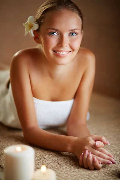 Female in spa salon — Stockfoto