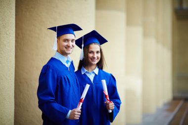 Diploma ile arkadaş