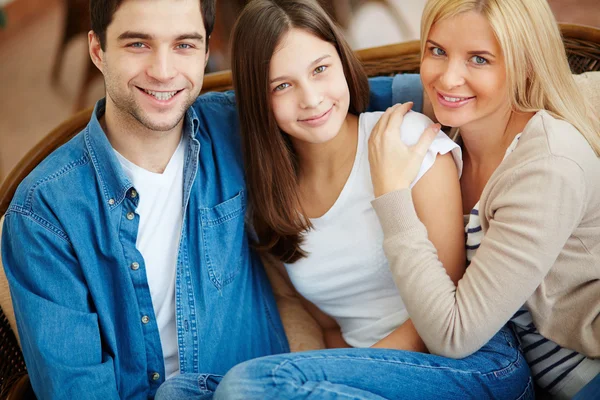 Aanhankelijk familie — Stockfoto