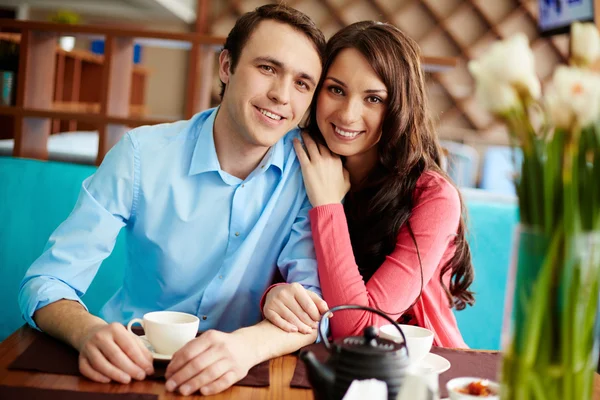 Paar im Café — Stockfoto