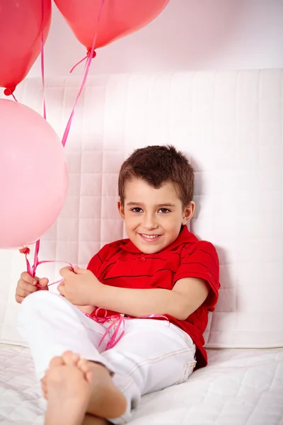 Rapaz com balões — Fotografia de Stock