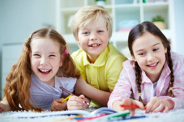 Dibujos felices amigos — Foto de Stock