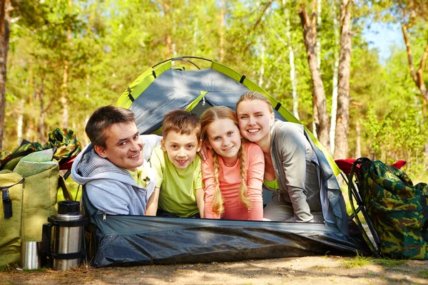 Tourists in tent — Stock Photo, Image