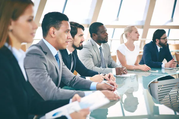 Empresários no seminário — Fotografia de Stock