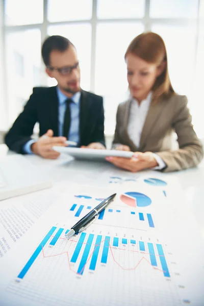 Document and pen at workplace — Stock Photo, Image