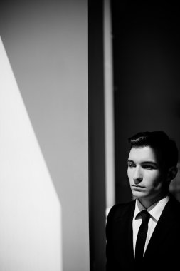 yakışıklı işadamı