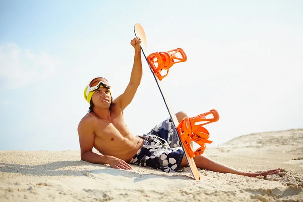 Chico con snowboard — Foto de Stock