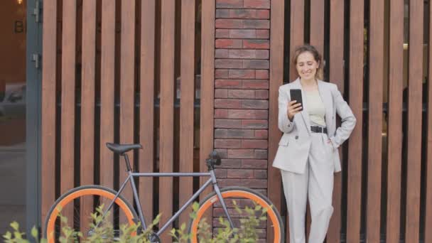 Front View Stab Slowmo Shot Smiling Young Elegant Businesswoman Pant — Stock Video