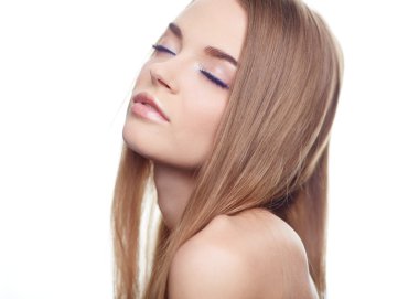 şehvetli kadın kapalı gözleriyle