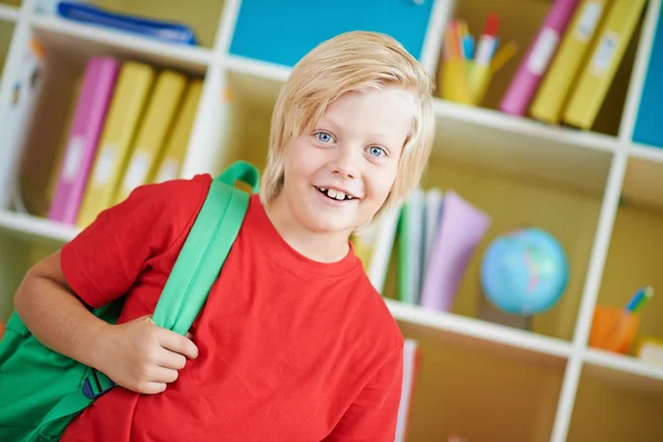 Schattig schooljongen — Stockfoto