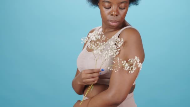 Incline Retrato Jovem Macio Bela Mulher Size Etnia Afro Americana — Vídeo de Stock