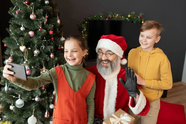 Shooting Video With Santa Claus — Stock Photo, Image