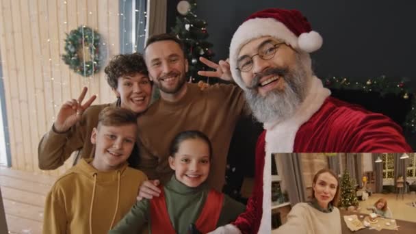 Rozszczepiony Ekran Szczęśliwej Rodziny Czworga Dzieci Dziadka Przebranego Santa Claus — Wideo stockowe