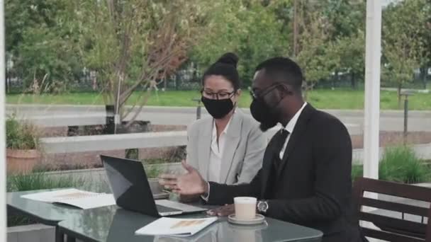 Medium Shot Asian Businesswoman African American Businessman Formal Wear Glasses — Stock Video