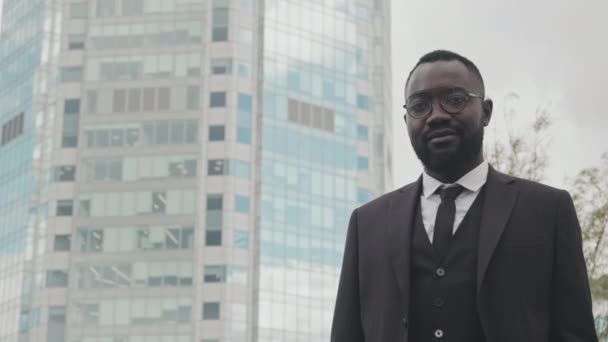 Handheld Portrait Successful African American Businessman Elegant Suit Standing Street — 图库视频影像