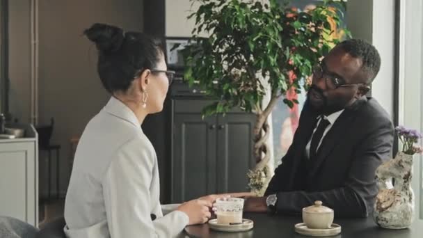 Medium Shot Successful Asian Businesswoman African American Businessman Formal Wear — Stock Video