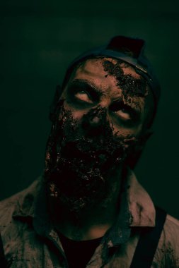 Siyah Zombi Makyajı