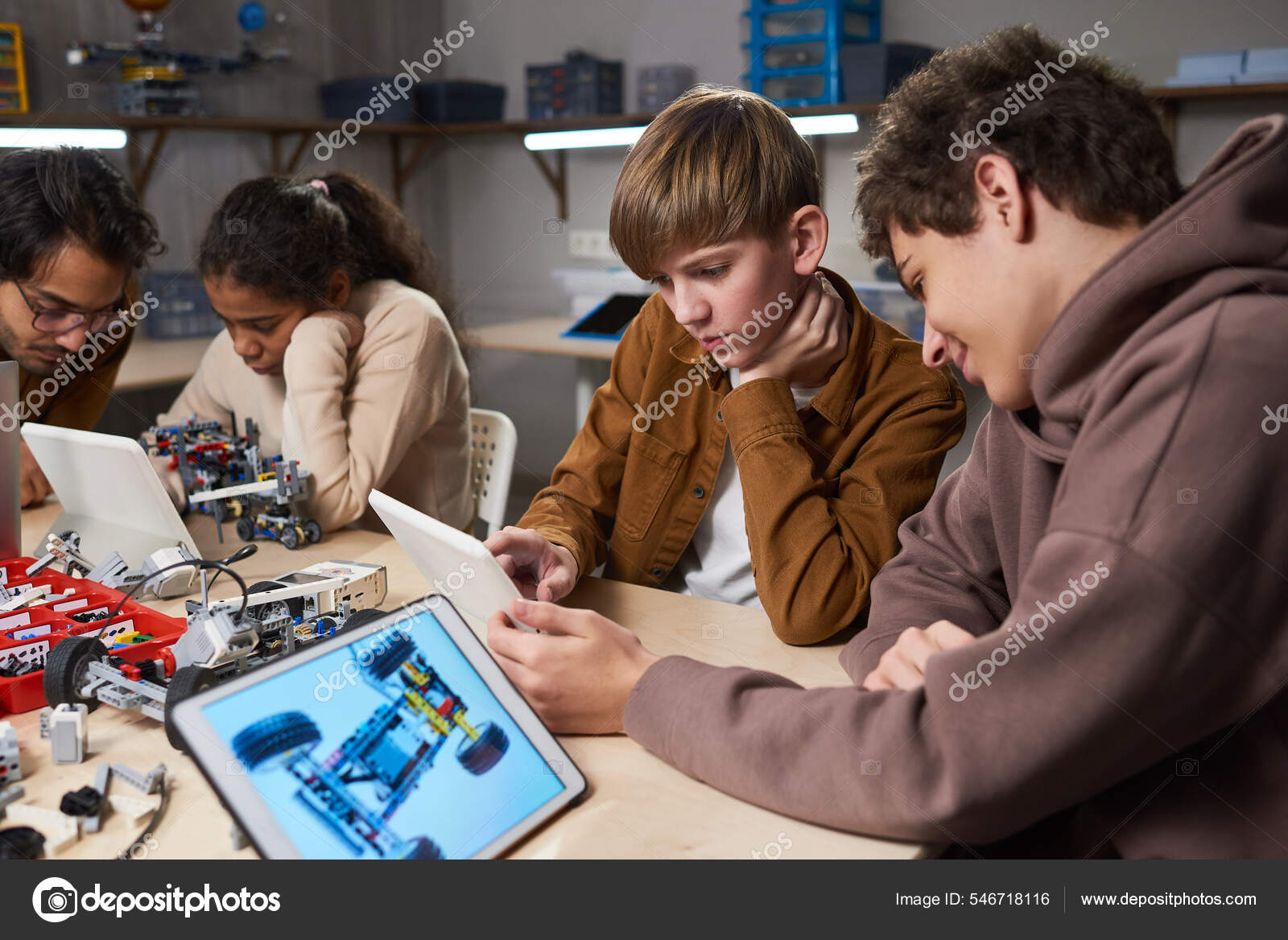 Children Programming Robots in Engineering Class — Stock Photo ...