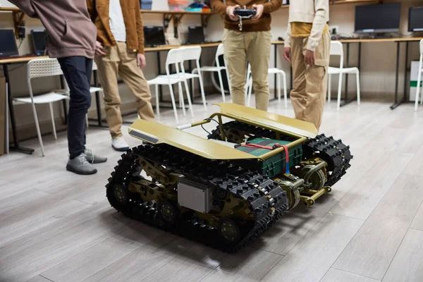 Big Crawler Machine in Robotics Class — Stock fotografie