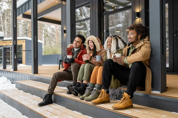 Friends enjoying the winter morning — Stock Photo, Image