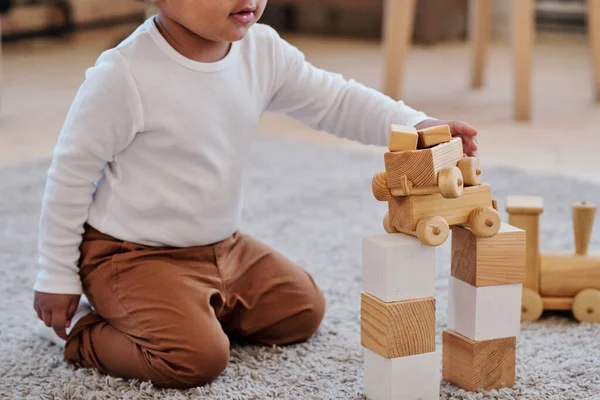 Juguetes apilables para niños pequeños —  Fotos de Stock