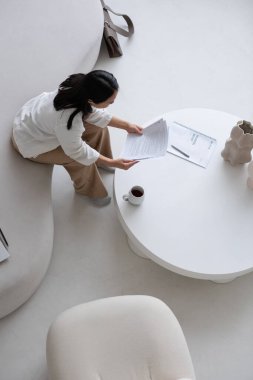 Mali belgelere bakan genç denetçi ya da muhasebecinin genel değerlendirmesi