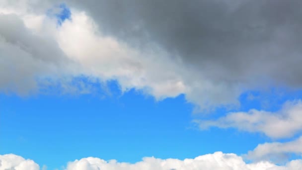 Голубое Небо Белыми Кучевыми Облаками Баннер Фон Обои Природы Солнечный — стоковое видео