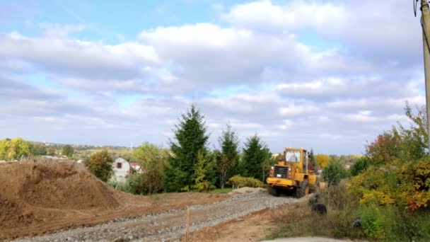 Belarús Minsk Octubre 2021 Tractor Bulldozer Drives Extrimely Close Cargador — Vídeo de stock