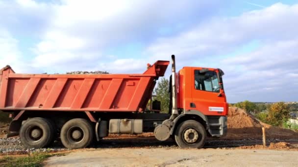Belarus Minsk Octombrie 2021 Camion Mare Gunoi Roșu Șantier Industria — Videoclip de stoc
