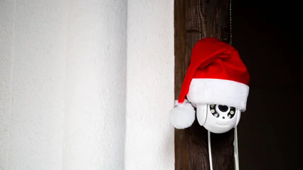 White Cctv Camera Red Santa Claus Hat Outdoor Video Surveillance — Stock Photo, Image